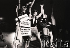 Ok. 1980, Poznań, Polska.
Spektakl Teatru Ósmego Dnia 