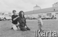 1988, brak miejsca.
Andrea Herbst, aktorka Daria Anfelli i córka Ewy Wójciak Julia.
Fot. Joanna Helander, zbiory Ośrodka KARTA
