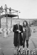 1988, Berlin, Niemcy.
Aktorzy w czasie warsztatów przy murze berlińskim. Na pierwszym planie aktorki Teatru Ósmego Dnia Ewa Wójciak i Daria Anfelli.
Fot. Joanna Helander, zbiory Ośrodka KARTA
