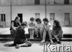 Lata 80., brak miejsca.
Warsztaty teatralne z udziałem aktorów Teatru Ósmego Dnia. 1. z lewej Adam Borowski, obok Michele Kramers, 1. z prawej Daria Anfelli.
Fot. Joanna Helander, zbiory Ośrodka KARTA