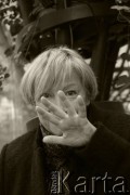 2014, Kraków, woj. krakowskie, Polska.
Ewa Lipska, poetka, na Plantach.
Fot. Joanna Helander, zbiory Ośrodka KARTA