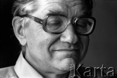 Lata 80., Warszawa, Polska.
Wiktor Woroszylski, poeta.
Fot. Joanna Helander, zbiory Ośrodka KARTA
