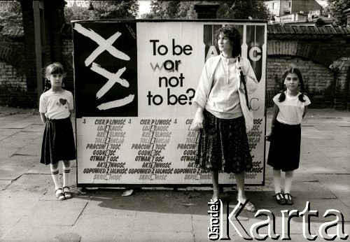 Ok. 1986, Kraków, Polska.
Bliźniaczki Barbara i Karolina Bieszczad.
Fot. Joanna Helander, zbiory Ośrodka KARTA