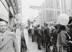 1980, Katowice, woj. katowickie, Polska.
Podchód pierwszomajowy.
Fot. Joanna Helander, zbiory Ośrodka KARTA