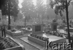 1976-1978, Ruda Śląska, woj. katowickie, Polska.
Cmentarz.
Fot. Joanna Helander, zbiory Ośrodka KARTA