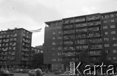 1982-1983, Warszawa, Polska.
Akcja ulotkowa podczas stanu wojennego.
Fot. Anna Pietuszko, zbiory Ośrodka KARTA