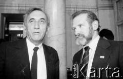 6.02.1989, Warszawa, Polska.
Pierwszy dzień obrad Okrągłego Stołu. Na zdjęciu Tadeusz Mazowiecki i Bronisław Geremek.
Fot. Anna Pietuszko, zbiory Ośrodka KARTA