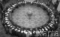 6.02-5.04.1989, Warszawa, Polska.
Obrady Okrągłego Stołu w Sali Kolumnowej Pałacu Namiestnikowskiego.
Fot. Anna Pietuszko, zbiory Ośrodka KARTA