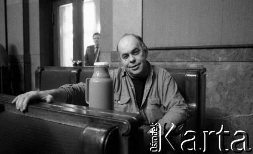 1990, Warszawa, Polska.
Jacek Kuroń w Sali Posiedzeń Sejmu.
Fot. Anna Pietuszko, zbiory Ośrodka KARTA
