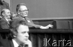 Wrzesień 1989, Warszawa, Polska.
Sala plenarna Sejmu. Minister-członek Rady Ministrów w rządzie Tadeusza Mazowieckiego Witold Trzeciakowski.
Fot. Anna Pietuszko, zbiory Ośrodka KARTA
