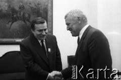 1990, Warszawa, Polska.
Spotkanie Lecha Wałęsy z Mieczysławem Rakowskim w Sejmie.
Fot. Anna Pietuszko, zbiory Ośrodka KARTA
