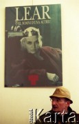 6.10.1996, Kraków, Polska.
Pisarz Sławomir Mrożek w Narodowym Starym Teatrze im. Heleny Modrzejewskiej.
Fot. Anna Pietuszko, zbiory Ośrodka KARTA