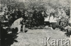 Lipiec 1944, brak miejsca.
Żołnierze 1 Brygady Partyzanckiej Armii Krajowej.
Fot. NN, kolekcja Wincentego Borodziewicza, zbiory Ośrodka KARTA, przekazała Wanda Borodziewicz