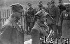 1944, brak miejsca. 
Dowódca szwadronu w 5 Brygadzie Armii Krajowej Antoni Rymsza ps. Maks i dowódca 4 Wileńskiej Brygady Armii Krajowej (od marca 1944) Longin Wojciechowski ps. Ronin.
Fot. NN, kolekcja Wincentego Borodziewicza, zbiory Ośrodka KARTA, przekazała Wanda Borodziewicz