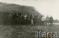 Grudzień 1943, Wileńszczyzna.
Partyzanci z 6 Wileńskiej Samodzielnej Brygady Partyzanckiej Armii Krajowej.
Fot. NN, kolekcja Wincentego Borodziewicza, zbiory Ośrodka KARTA, przekazała Wanda Borodziewicz