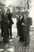 17.08.1975, Warszawa, Polska. 
Uroczystość poświęcenia tablicy pamiątkowej w 32. rocznicę powstania 6 Wileńskiej Samodzielnej Brygady Partyzanckiej Armii Krajowej w kościele św. Anny. Od prawej: Wincenty Borodziewicz ps. Szkrab i ks. Jan Laska ps. Ksiądz Piotr.
Fot. Wincenty Borodziewicz, kolekcja Wincentego Borodziewicza, zbiory Ośrodka KARTA, przekazała Wanda Borodziewicz