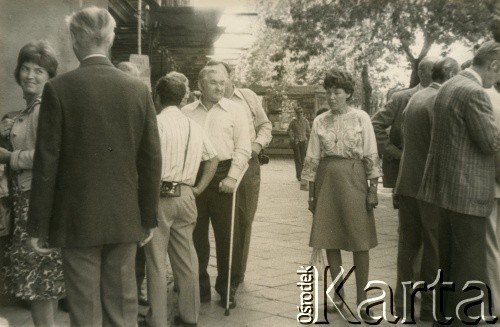 17.08.1975, Warszawa, Polska. 
Uroczystość poświęcenia tablicy pamiątkowej w 32. rocznicę powstania 6 Wileńskiej Samodzielnej Brygady Partyzanckiej Armii Krajowej w kościele św. Anny. 
Fot. Wincenty Borodziewicz, kolekcja Wincentego Borodziewicza, zbiory Ośrodka KARTA, przekazała Wanda Borodziewicz