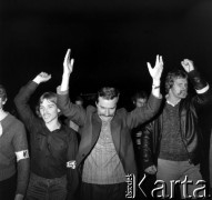 Sierpień 1980, Gdańsk, Polska.
Stajk w Stoczni Gdańskiej. Na zdjęciu Lech Wałęsa, z prawej Waldemar Stawicki.
Fot. Zbigniew Trybek, zbiory Ośrodka KARTA