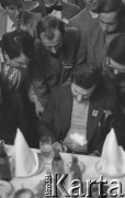 24.09.1980, Warszawa, Polska.
Lech Wałęsa w otoczeniu działaczy NSZZ 