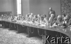 31.10.1980, Warszawa, Polska.
Gmach Urzędu Rady Ministrów. Rozmowy rządu z delegacją NSZZ 