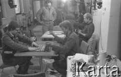 Sierpień 1980, Gdańsk, Polska.
Strajk okupacyjny w Stoczni Gdańskiej im. Lenina. Wolna Drukarnia Stoczni Gdańskiej.
Fot. Zbigniew Trybek, zbiory Ośrodka KARTA

