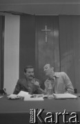 Sierpień 1980, Gdańsk, Polska.
Strajk okupacyjny w Stoczni Gdańskiej im. Lenina. Lech Wałęsa i Zdzisław Kobyliński w sali BHP.
Fot. Zbigniew Trybek, zbiory Ośrodka KARTA

