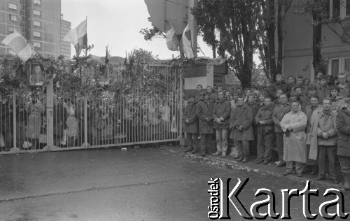 Sierpień 1980, Gdańsk, Polska.
Strajk okupacyjny w Stoczni Gdańskiej im. Lenina. Msza święta na terenie stoczni. 
Fot. Zbigniew Trybek, zbiory Ośrodka KARTA

