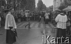 Sierpień 1980, Gdańsk, Polska.
Strajk okupacyjny w Stoczni Gdańskiej im. Lenina. Msza święta na terenie stoczni, celebrowana przez ks. Henryka Jankowskiego.
Fot. Zbigniew Trybek, zbiory Ośrodka KARTA

