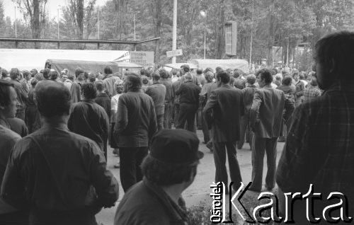 Sierpień 1980, Gdańsk, Polska.
Strajk okupacyjny w Stoczni Gdańskiej im. Lenina. Strajkujący na terenie stoczni.
Fot. Zbigniew Trybek, zbiory Ośrodka KARTA

