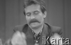 Sierpień 1980, Gdańsk, Polska.
Strajk okupacyjny w Stoczni Gdańskiej im. Lenina. Lech Wałęsa podczas obrad Międzyzakładowego Komitetu Strajkowego w sali BHP.
Fot. Zbigniew Trybek, zbiory Ośrodka KARTA

