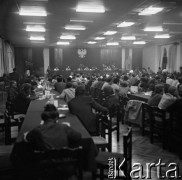 Sierpień 1980, Gdańsk, Polska.
Strajk okupacyjny w Stoczni Gdańskiej im. Lenina. Strajkujący w sali BHP.
Fot. Zbigniew Trybek, zbiory Ośrodka KARTA