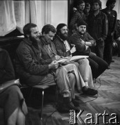 Sierpień 1980, Gdańsk, Polska.
Strajk okupacyjny w Stoczni Gdańskiej im. Lenina. Strajkujący w sali BHP.
Fot. Zbigniew Trybek, zbiory Ośrodka KARTA