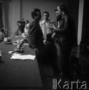 Sierpień 1980, Gdańsk, Polska.
Strajk okupacyjny w Stoczni Gdańskiej im. Lenina. Lech Wałęsa rozmawia ze strajkującymi.
Fot. Zbigniew Trybek, zbiory Ośrodka KARTA
