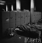 Sierpień 1980, Gdańsk, Polska.
Strajk okupacyjny w Stoczni Gdańskiej im. Lenina. Na zdjęciu śpiący stoczniowcy.
Fot. Zbigniew Trybek, zbiory Ośrodka KARTA