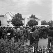 Sierpień 1980, Gdańsk, Polska.
Strajk okupacyjny w Stoczni Gdańskiej im. Lenina. Wiec stoczniowów.
Fot. Zbigniew Trybek, zbiory Ośrodka KARTA