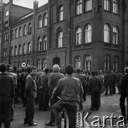 Sierpień 1980, Gdańsk, Polska.
Strajk okupacyjny w Stoczni Gdańskiej im. Lenina. Wiec stoczniowców.
Fot. Zbigniew Trybek, zbiory Ośrodka KARTA