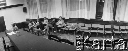 Sierpień 1980, Gdańsk, Polska.
Strajk okupacyjny w Stoczni Gdańskiej im. Lenina. Strajkujący w sali BHP.
Fot. Zbigniew Trybek, zbiory Ośrodka KARTA