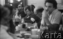 Sierpień 1980, Gdańsk, Polska.
Strajk okupacyjny w Stoczni Gdańskiej im. Lenina. Zebranie strajkujących.
Fot. Zbigniew Trybek, zbiory Ośrodka KARTA