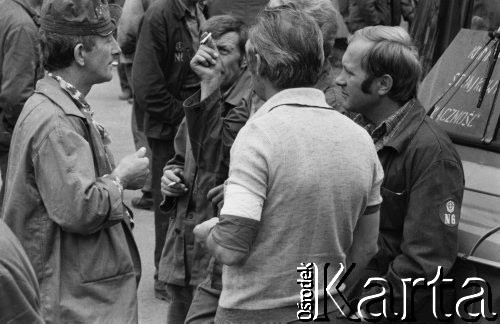 Sierpień 1980, Gdańsk, Polska.
Strajk okupacyjny w Stoczni Gdańskiej im. Lenina. Na zdjeciu stoczniowcy.
Fot. Zbigniew Trybek, zbiory Ośrodka KARTA