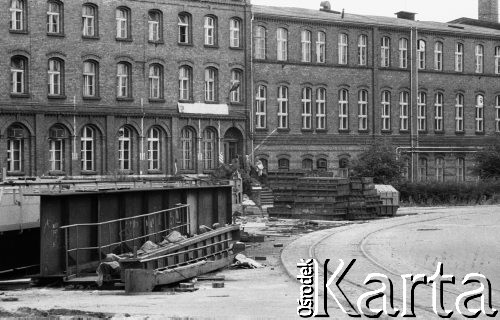 Sierpień 1980, Gdańsk, Polska.
Strajk okupacyjny w Stoczni Gdańskiej im. Lenina. Na zdjęciu teren stoczni.
Fot. Zbigniew Trybek, zbiory Ośrodka KARTA