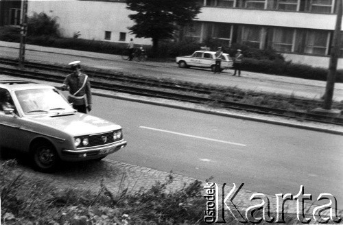 Sierpień 1980, Gdańsk, Polska.
Strajk okupacyjny w Stoczni Gdańskiej im. Lenina. Patrole Milicji Obywatelskiej na ulicach miasta.
Fot. Stanisław Składanowski, zbiory Ośrodka KARTA