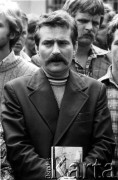 Sierpień 1980, Gdańsk, Polska.
Strajk w Stoczni Gdańskiej im. Lenina. Lech Wałęsa - przywódca strajkujących stoczniowców, trzyma wizerunek Jana Pawła II.
Fot. Stanisław Składanowski, zbiory Ośrodka KARTA