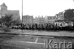 1.05.1982, Gdańsk, Polska.
Stan wojenny. Starcia manifestantów z ZOMO.
Fot. Stanisław Składanowski, zbiory Ośrodka KARTA