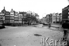 1.05.1982, Gdańsk, Polska.
Stan wojenny. Zabytkowa zabudowa gdańskiej Starówki.
Fot. Stanisław Składanowski, zbiory Ośrodka KARTA