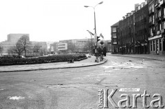 1.05.1982, Gdańsk, Polska.
Stan wojenny. Ulice Gdańska w dniu starć ulicznych opozycjonistów i milicji.
Fot. Stanisław Składanowski, zbiory Ośrodka KARTA
