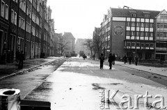 1.05.1982, Gdańsk, Polska.
Stan wojenny. Ulice Gdańska w dniu starć ulicznych opozycjonistów i milicji.
Fot. Stanisław Składanowski, zbiory Ośrodka KARTA
