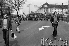 1.05.1982, Gdańsk, Polska.
Stan wojenny. Ulice Gdańska w dniu starć ulicznych opozycjonistów i milicji.
Fot. Stanisław Składanowski, zbiory Ośrodka KARTA
