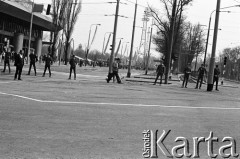 1.05.1982, Gdańsk, Polska.
Stan wojenny. Ulice Gdańska w dniu starć ulicznych opozycjonistów i milicji.
Fot. Stanisław Składanowski, zbiory Ośrodka KARTA
