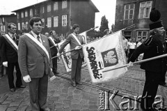 Sierpień 1988, Gdańsk, Polska.
Regionalna Komisja Koordynacyjna NSZZ „Solidarność” wezwała do rozpoczęcia strajku w całym Regionie Gdańskim. 