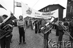 Sierpień 1988, Gdańsk, Polska.
Regionalna Komisja Koordynacyjna NSZZ „Solidarność” wezwała do rozpoczęcia strajku w całym Regionie Gdańskim. 